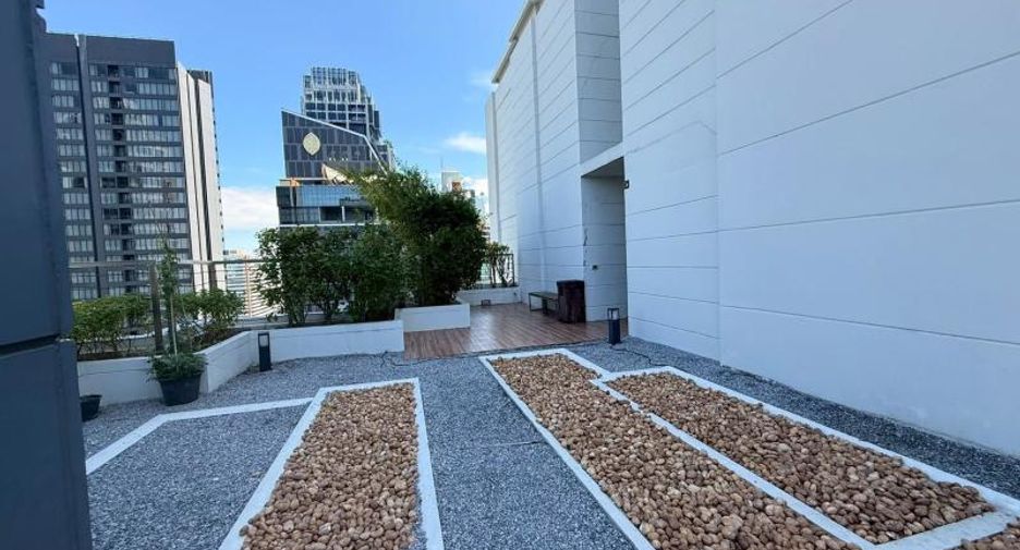 For sale 2 bedrooms condo in Khlong Toei, Bangkok