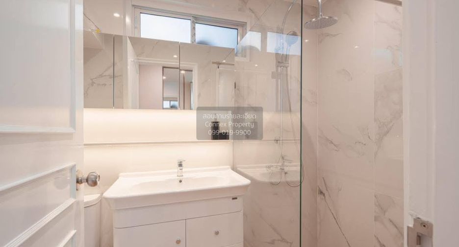 For sale 2 bedrooms condo in Yan Nawa, Bangkok