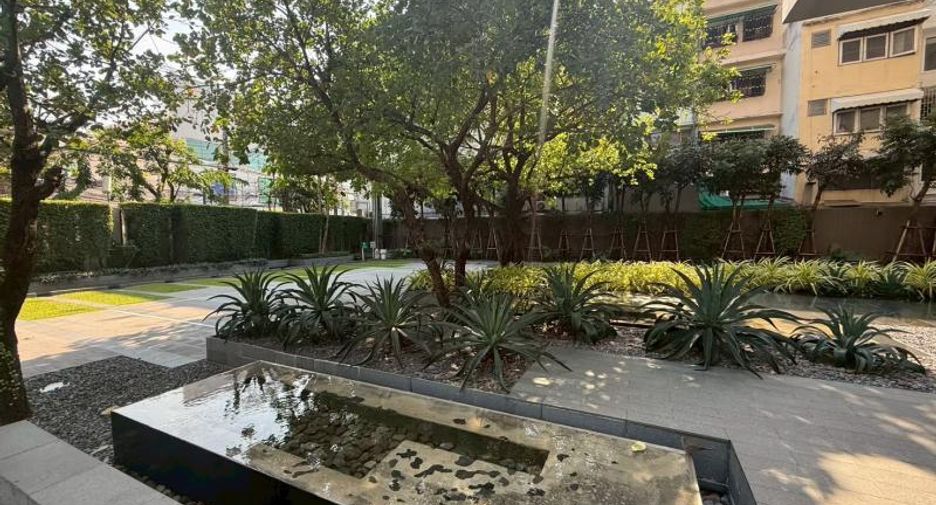 For sale 2 ベッドルーム condo in Watthana, Bangkok