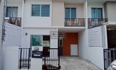 Casa adosada en venta de 3 habitaciones en Bang Bua Thong, Nonthaburi