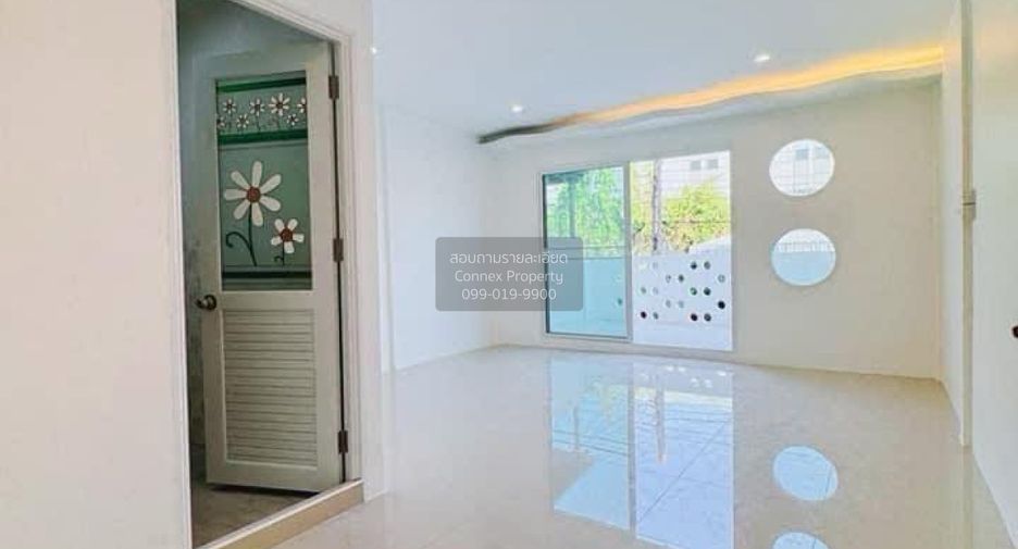 Reihenhaus zum Kauf mit 4 Zimmer in Bang Bon, Bangkok