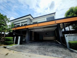For rent 5 bedrooms house in Bang Phli, Samut Prakan