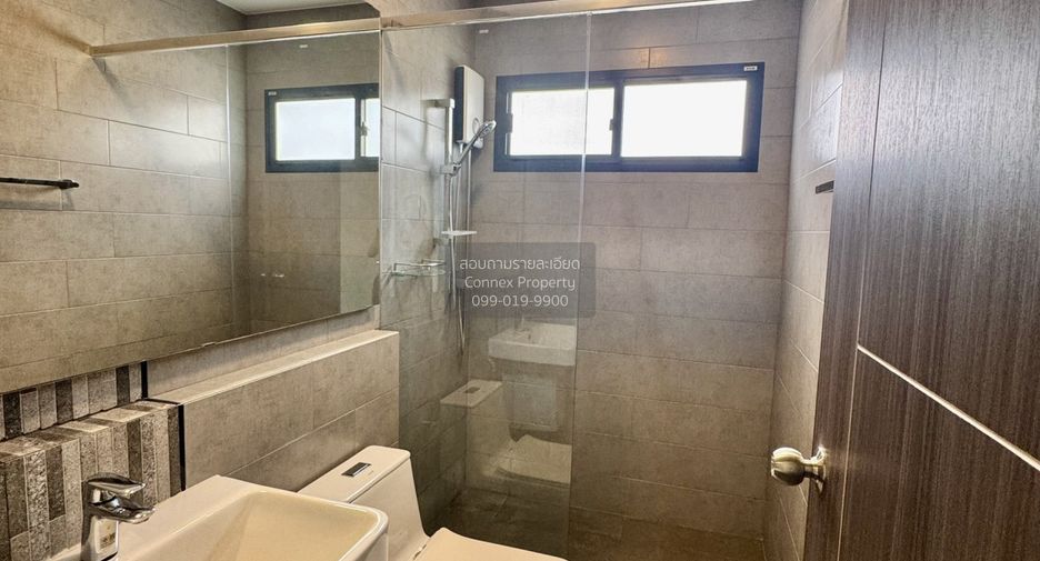 For rent 3 bedrooms townhouse in Bang Phli, Samut Prakan