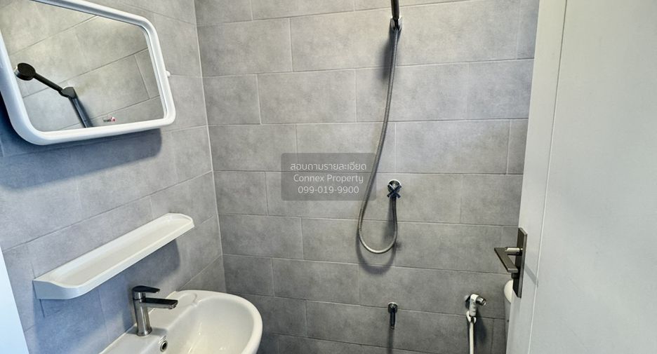For rent 3 bedrooms townhouse in Bang Phli, Samut Prakan