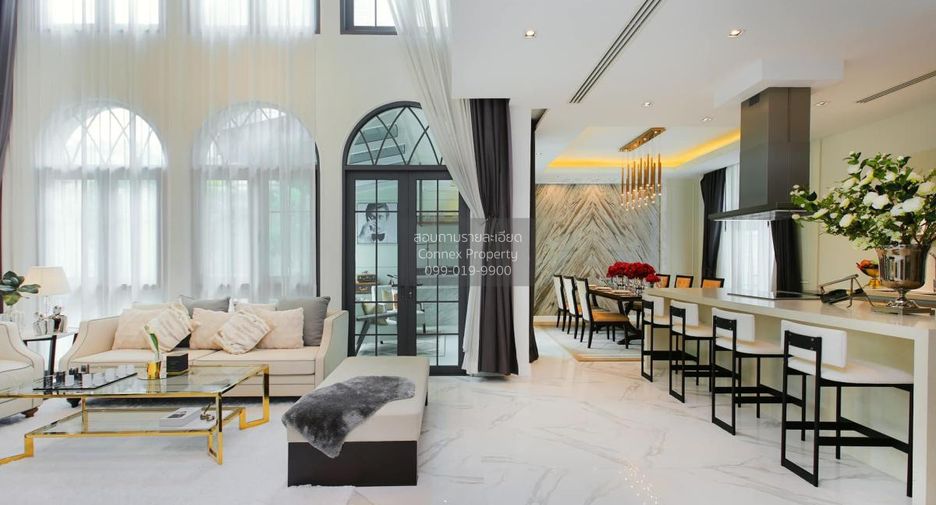 For rent 4 bedrooms house in Watthana, Bangkok
