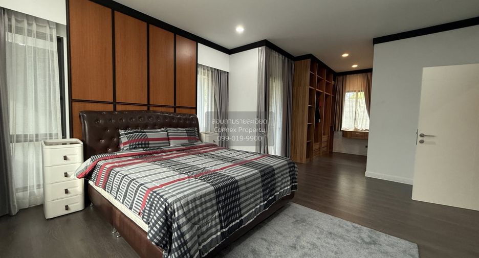 For rent 4 bedrooms house in Bang Kapi, Bangkok