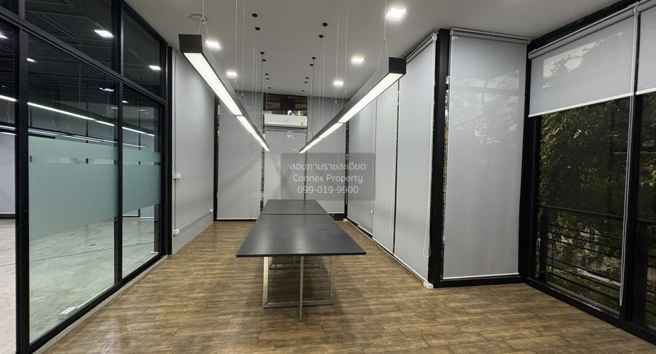 For rent 23 bedrooms office in Bang Na, Bangkok