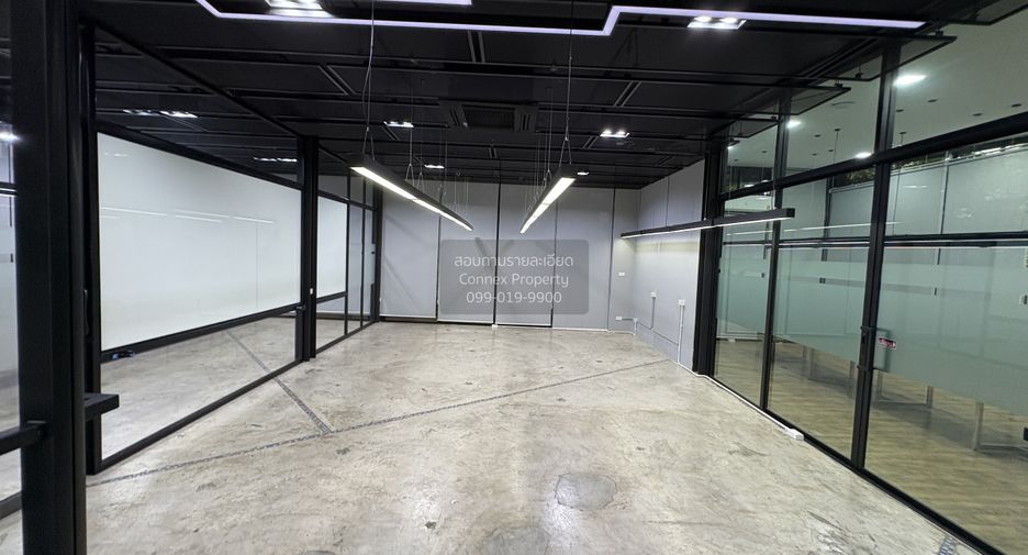 For rent 23 bedrooms office in Bang Na, Bangkok