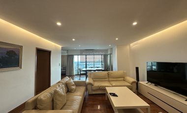 For rent 3 bedrooms condo in Sathon, Bangkok