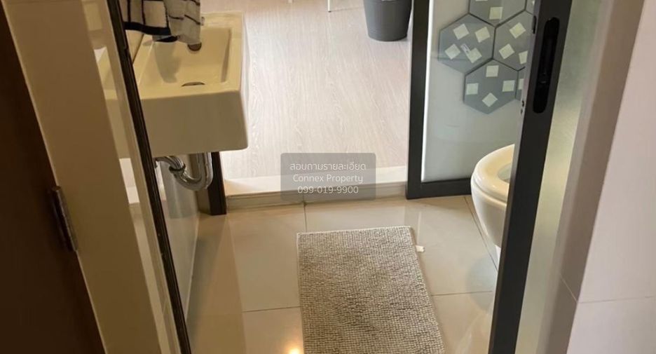 For rent 2 bedrooms condo in Huai Khwang, Bangkok