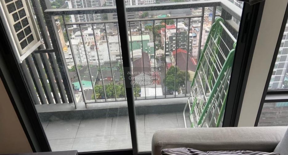 For rent 2 bedrooms condo in Huai Khwang, Bangkok