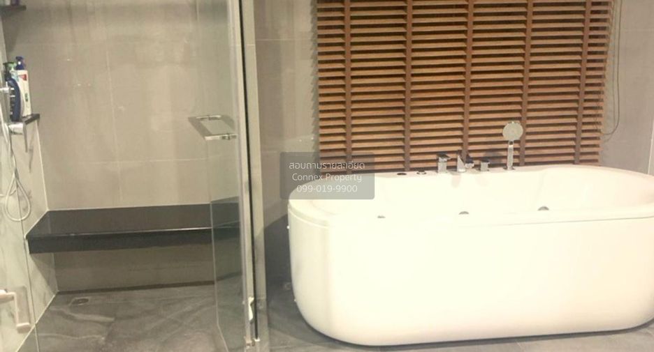 For rent 5 bedrooms house in Bang Kapi, Bangkok