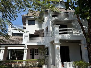 For rent 3 bedrooms house in Khan Na Yao, Bangkok