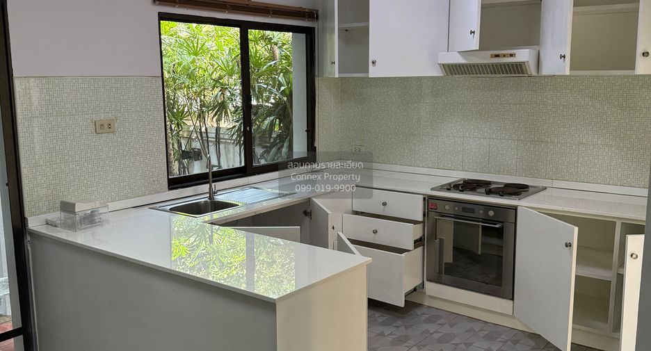 For rent 3 bedrooms house in Khan Na Yao, Bangkok