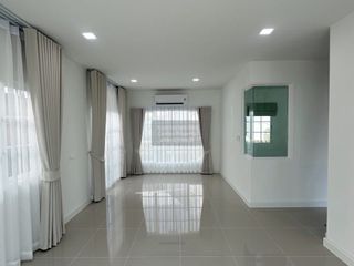 ให้เช่า 4 ห้องนอน บ้านเดี่ยว ใน เมืองสมุทรปราการ, สมุทรปราการ