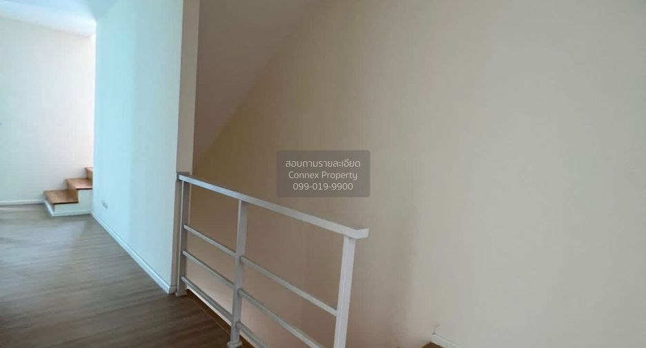 Casa adosada en alquiler de 3 habitaciones en Prawet, Bangkok