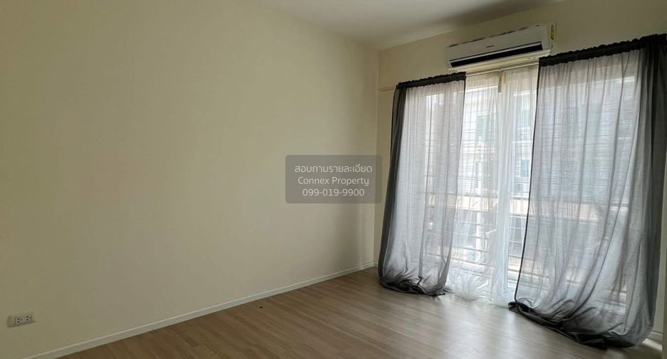 Casa adosada en alquiler de 3 habitaciones en Prawet, Bangkok