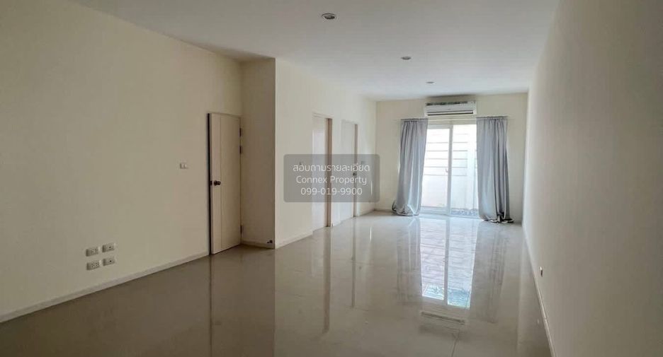 Casa adosada en alquiler de 3 habitaciones en Prawet, Bangkok