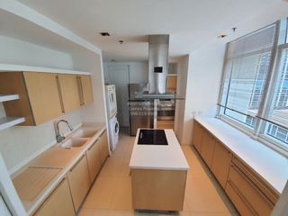 For rent 3 bedrooms condo in Pathum Wan, Bangkok