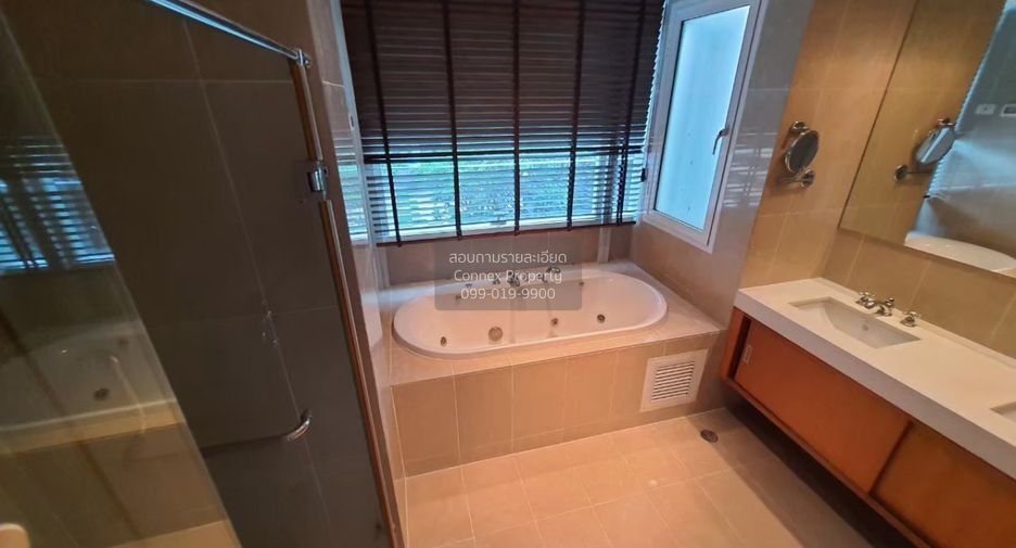 For rent 3 bedrooms condo in Pathum Wan, Bangkok