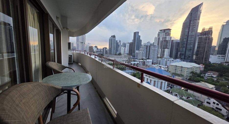 For rent 2 bedrooms condo in Watthana, Bangkok