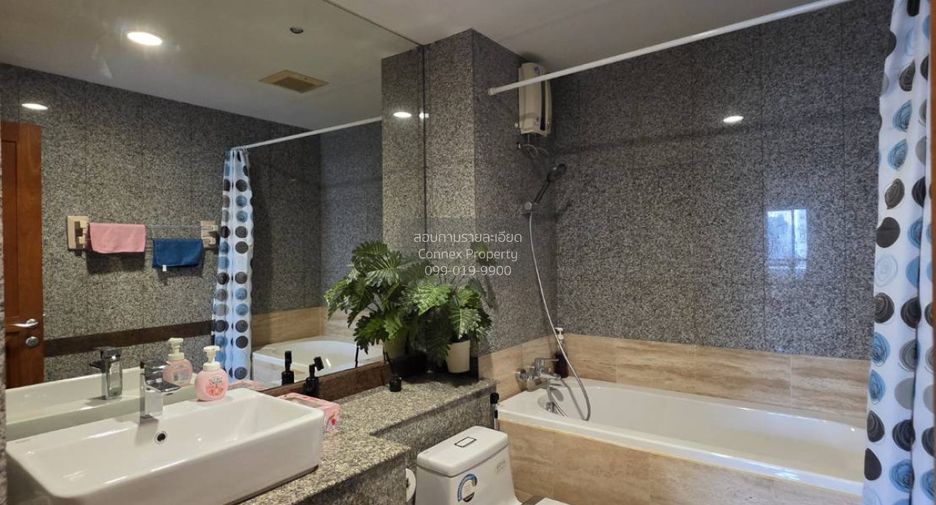 For rent 2 bedrooms condo in Watthana, Bangkok