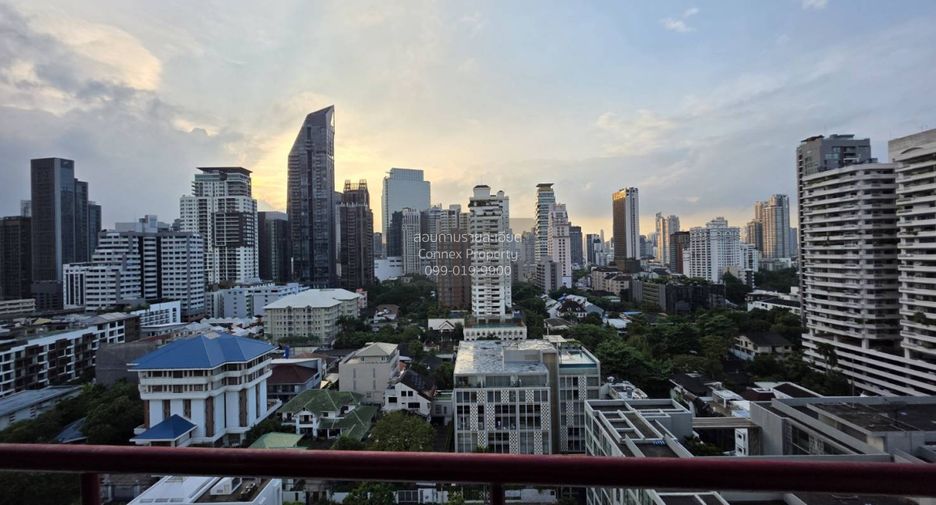 For rent 2 bedrooms condo in Watthana, Bangkok