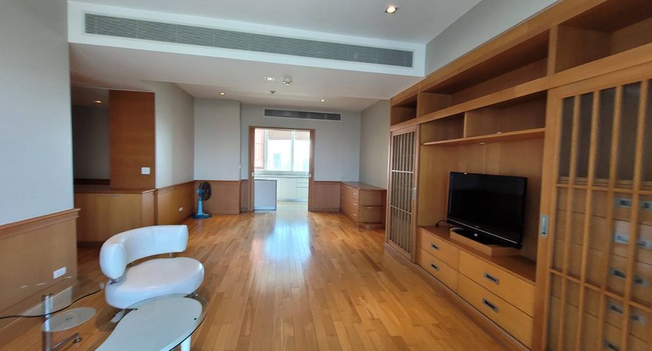 For rent 3 ベッドルーム condo in Khlong Toei, Bangkok
