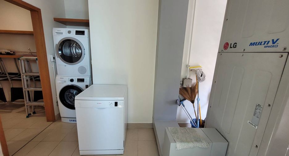 For rent 3 ベッドルーム condo in Khlong Toei, Bangkok