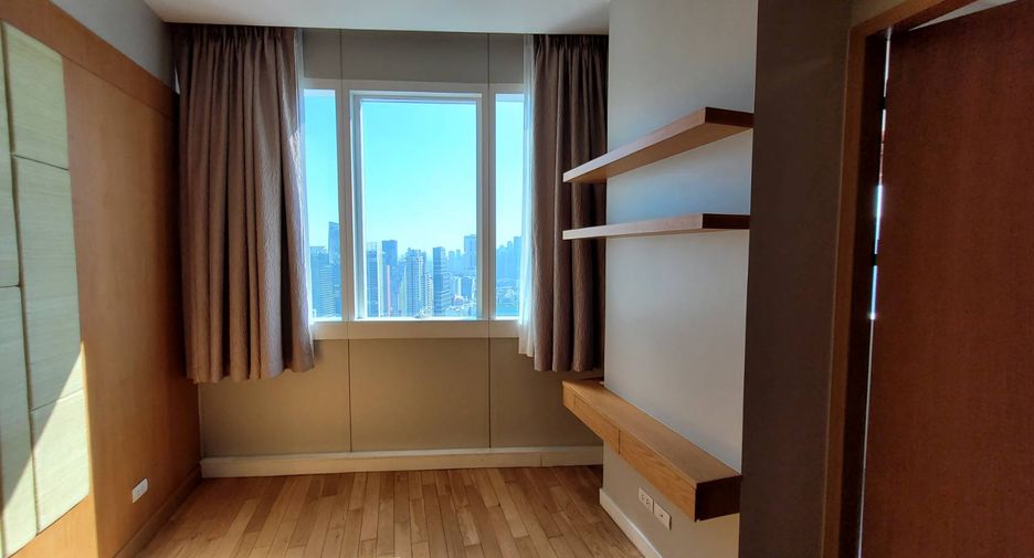 For rent 3 ベッドルーム condo in Khlong Toei, Bangkok