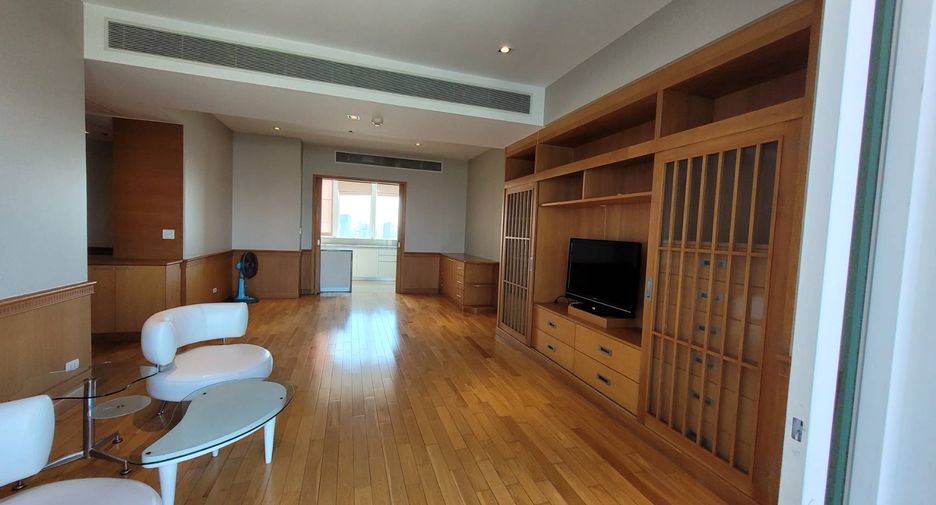For rent 3 ベッドルーム condo in Khlong Toei, Bangkok