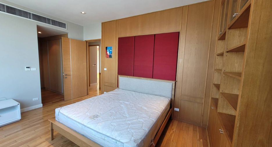 For rent 3 ベッドルーム condo in Khlong Toei, Bangkok
