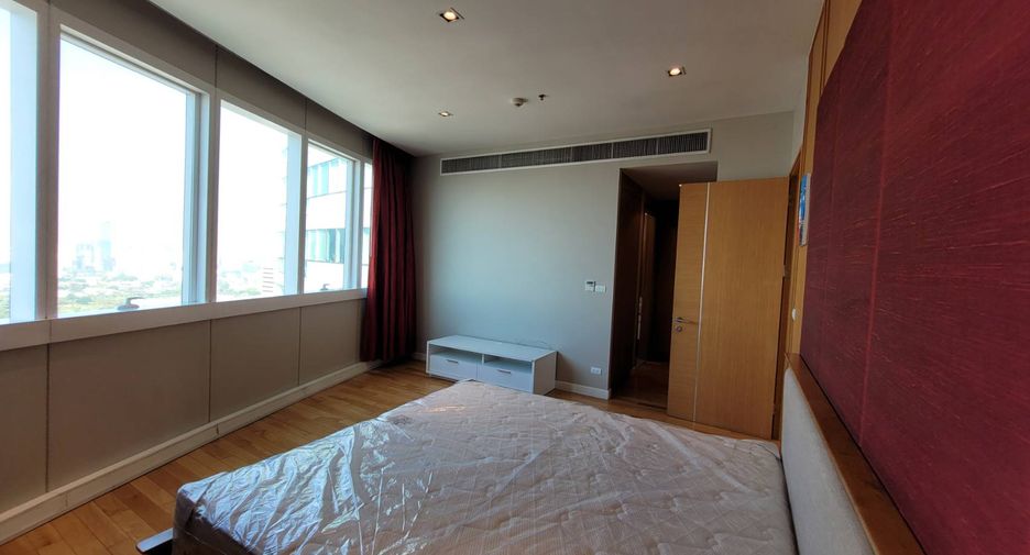 For rent 3 ベッドルーム condo in Khlong Toei, Bangkok