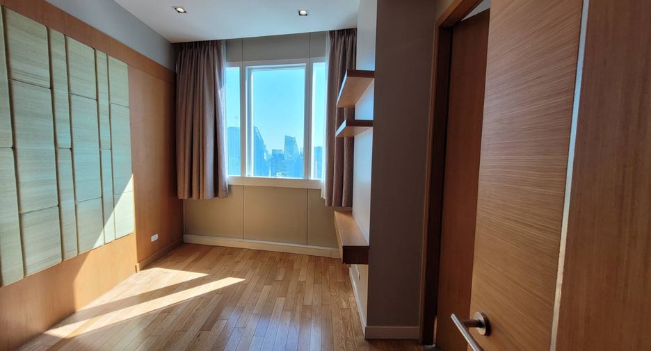 For rent 3 ベッドルーム condo in Khlong Toei, Bangkok