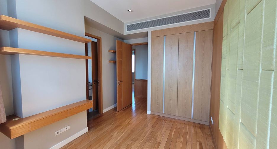 For rent 3 ベッドルーム condo in Khlong Toei, Bangkok