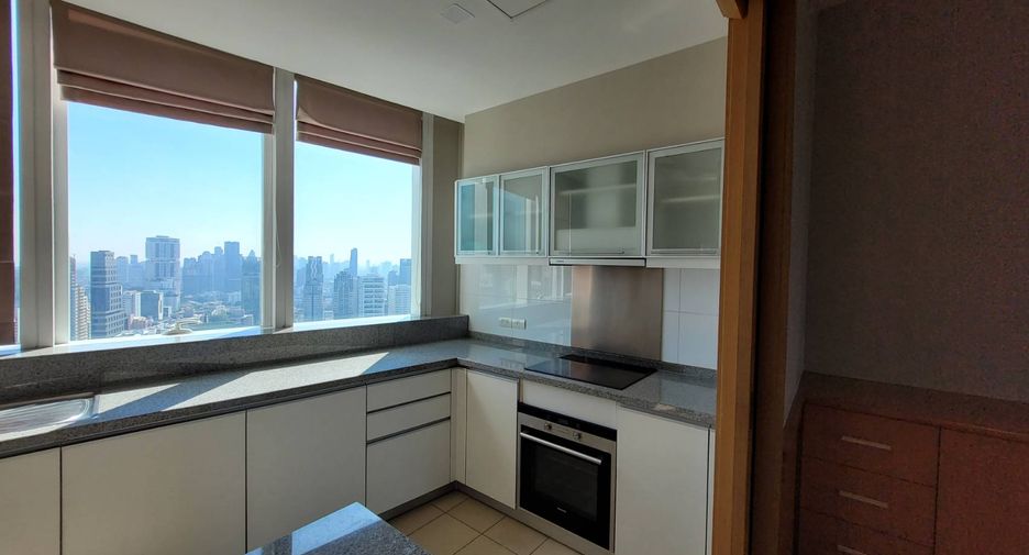 For rent 3 ベッドルーム condo in Khlong Toei, Bangkok