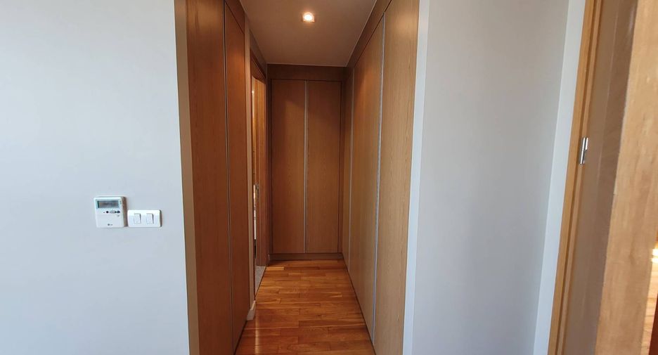 For rent 3 ベッドルーム condo in Khlong Toei, Bangkok