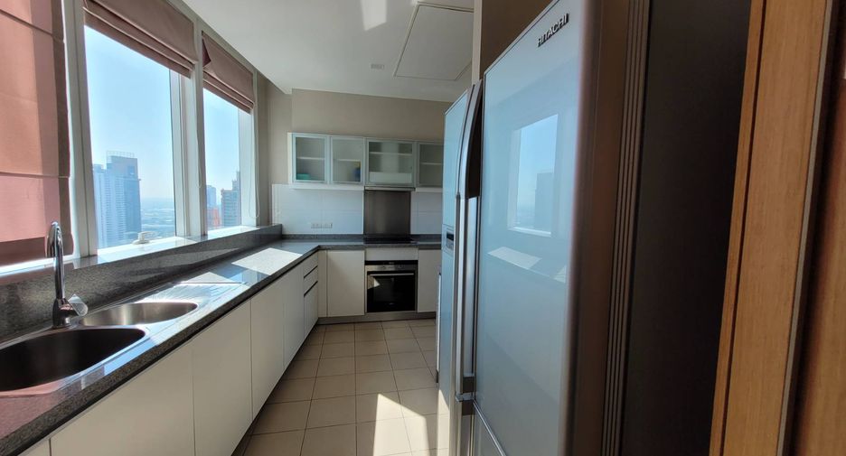 For rent 3 ベッドルーム condo in Khlong Toei, Bangkok