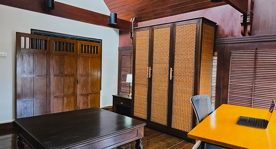 For rent 3 bedrooms condo in Bang Lamung, Chonburi