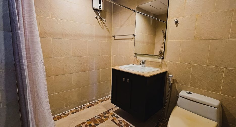 For rent 3 bedrooms condo in Bang Lamung, Chonburi