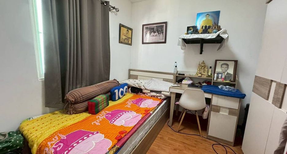 For sale 3 bedrooms townhouse in Bang Lamung, Chonburi