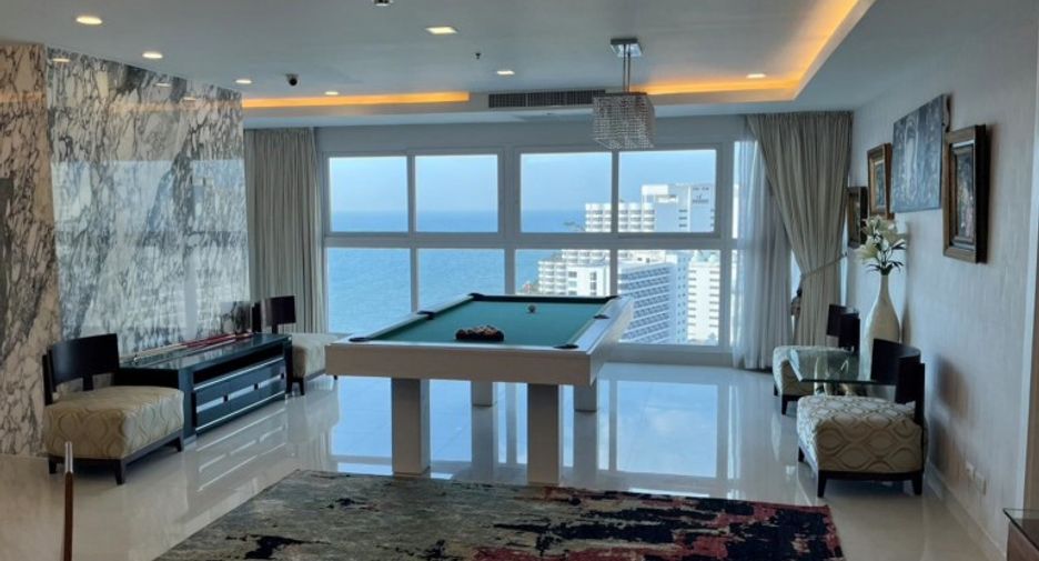 For sale 2 bedrooms condo in Pratumnak, Pattaya