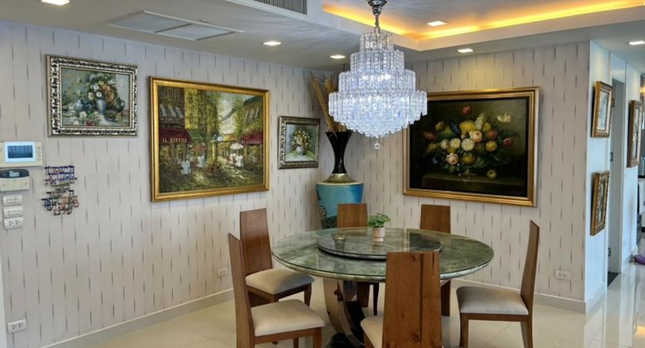 For sale 2 bedrooms condo in Pratumnak, Pattaya