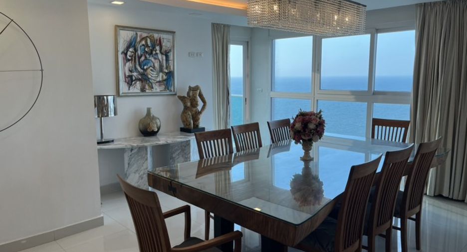 For sale 2 bedrooms condo in Pratumnak, Pattaya