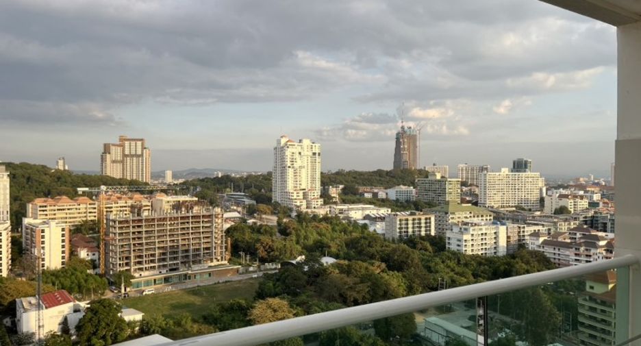 For sale 2 bedrooms condo in Pratumnak, Pattaya