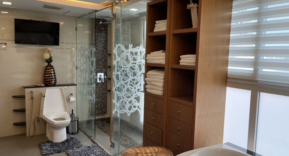 For sale 2 bedrooms condo in Pratumnak, Pattaya