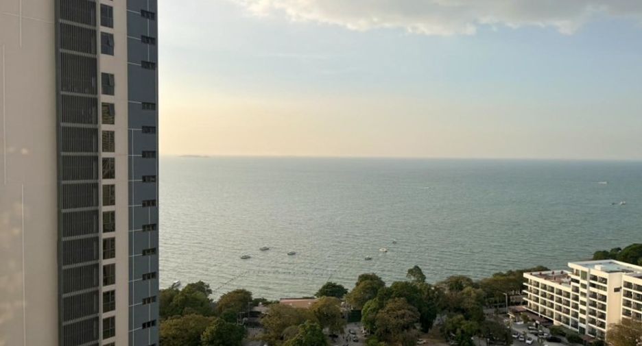 For sale 2 bedrooms condo in Pratumnak, Pattaya