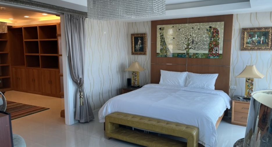 For sale 2 bedrooms condo in Pratumnak, Pattaya