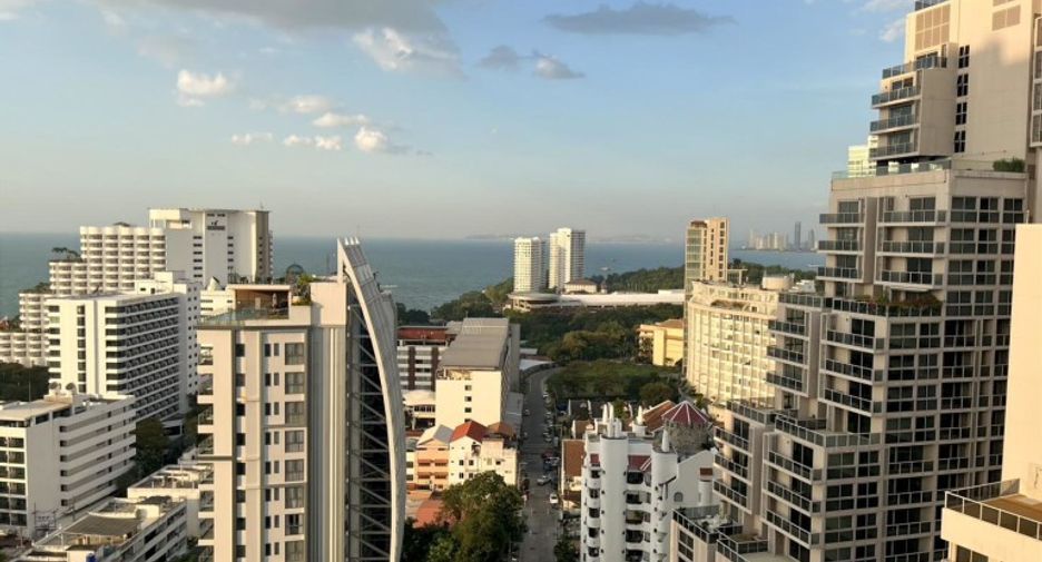 For sale 2 bedrooms condo in Pratumnak, Pattaya