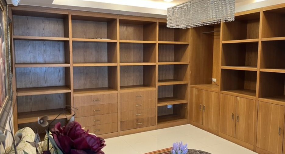 For sale 2 bedrooms condo in Pratumnak, Pattaya